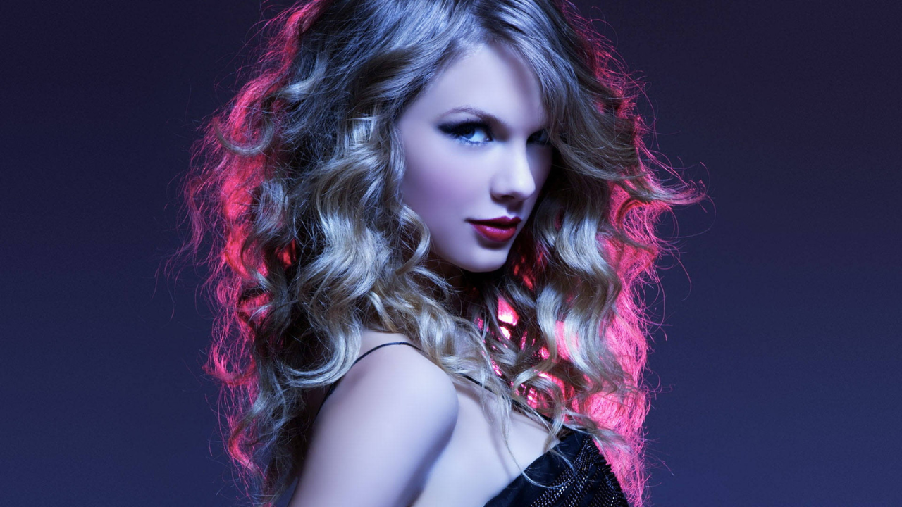 Taylor Swift Wallpaper : A Fan’s Desire Came True